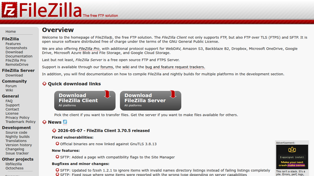 The FileZilla interface, displaying local files and remote server directories for transfer.